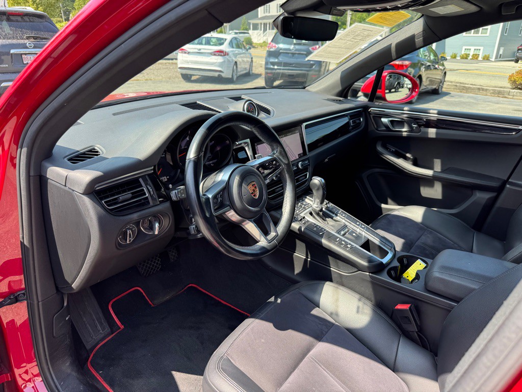 2020 Porsche Macan Image 20