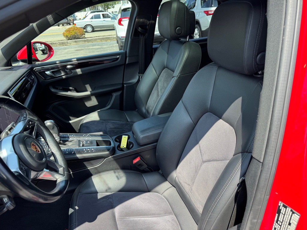 2020 Porsche Macan Image 22