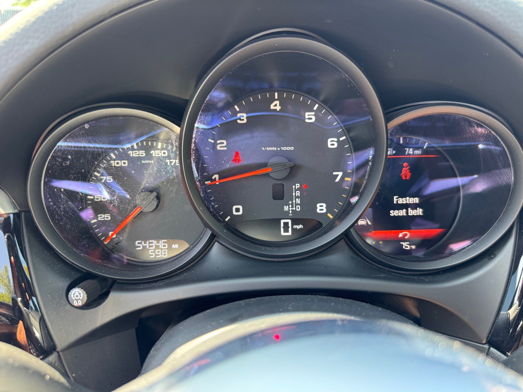 2020 Porsche Macan Image 24