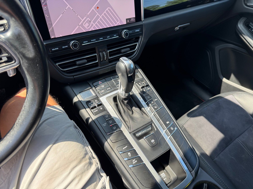 2020 Porsche Macan Image 27