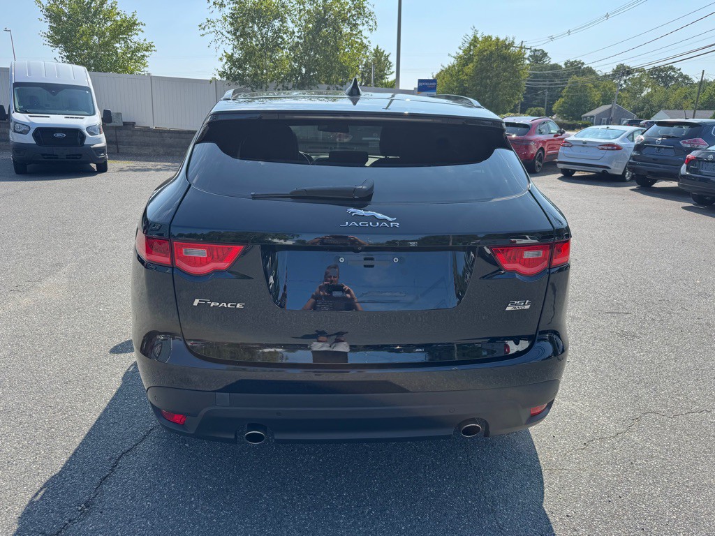 2018 Jaguar F-PACE Image 7