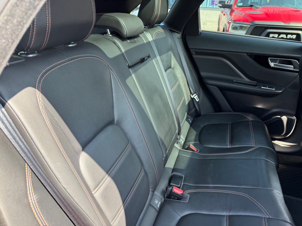 2018 Jaguar F-PACE Image 14