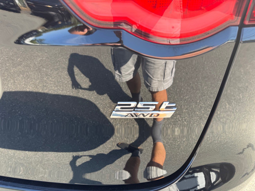2018 Jaguar F-PACE Image 17