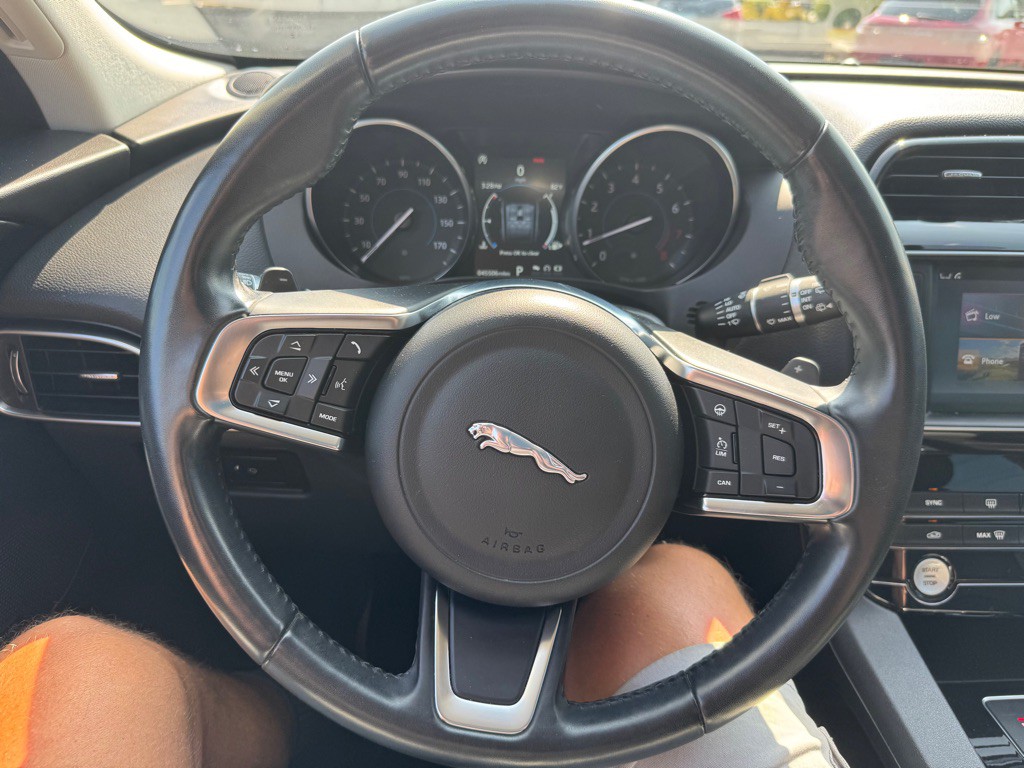 2018 Jaguar F-PACE Image 27