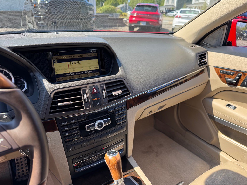 2012 Mercedes-Benz E-Class Image 11