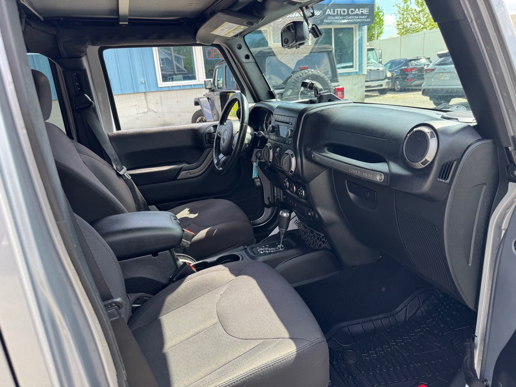 2015 Jeep Wrangler Unlimited Image 9