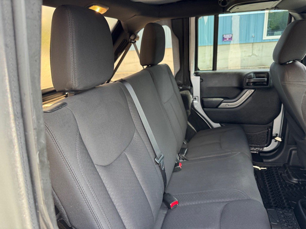 2015 Jeep Wrangler Unlimited Image 14