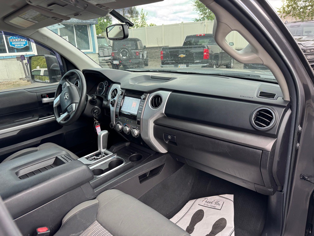 2015 Toyota Tundra Image 10