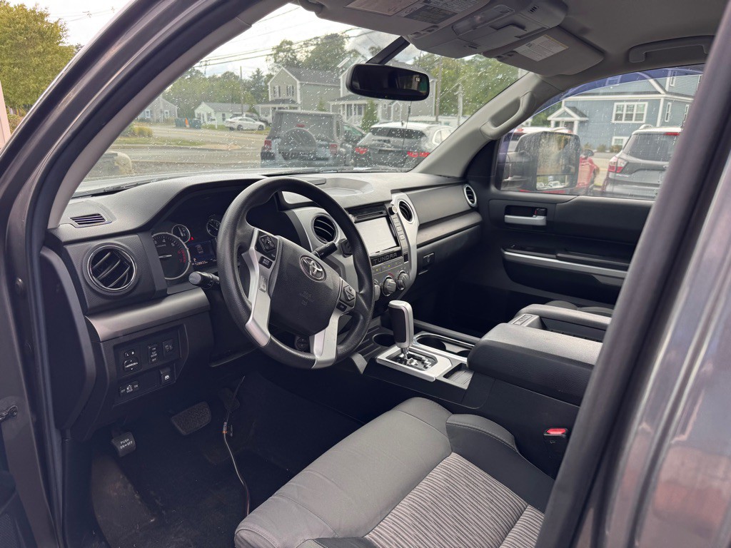 2015 Toyota Tundra Image 16