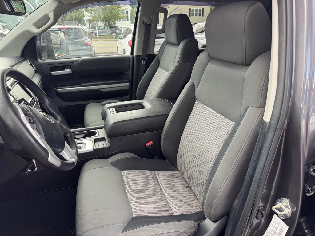 2015 Toyota Tundra Image 17
