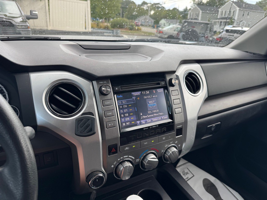 2015 Toyota Tundra Image 21