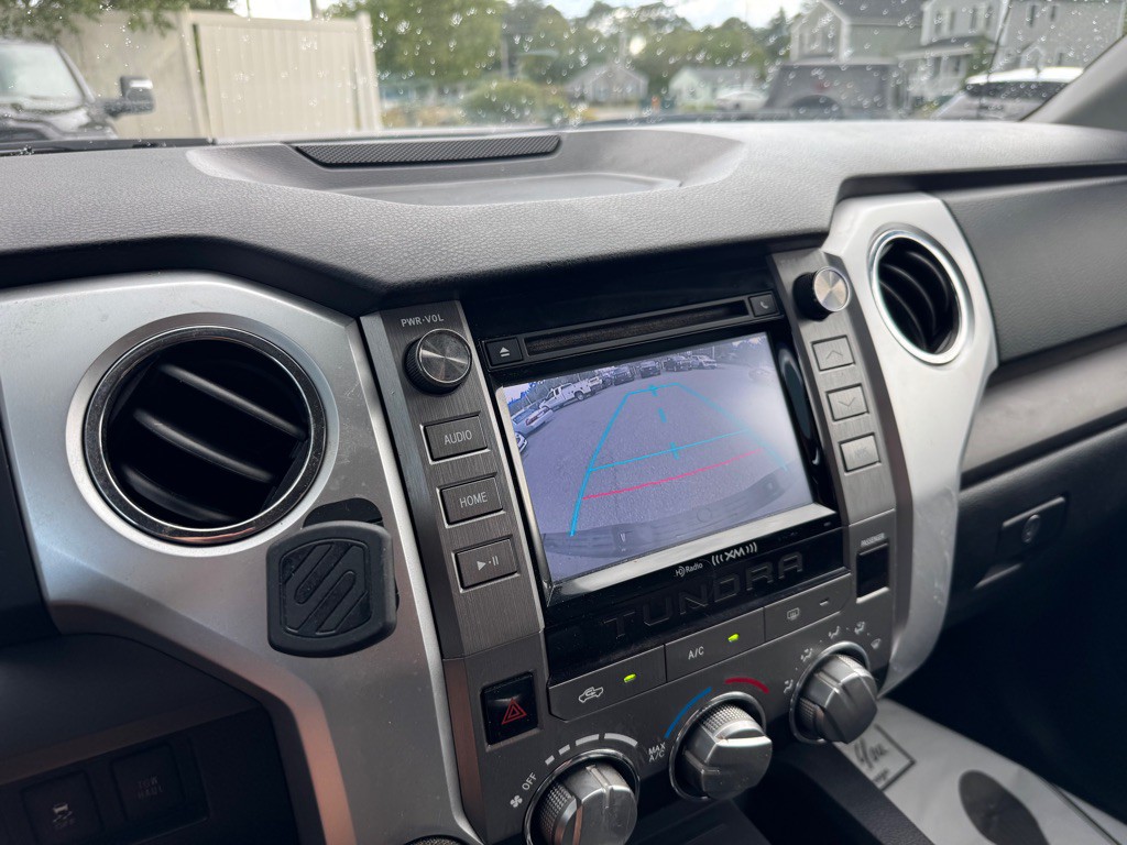 2015 Toyota Tundra Image 22