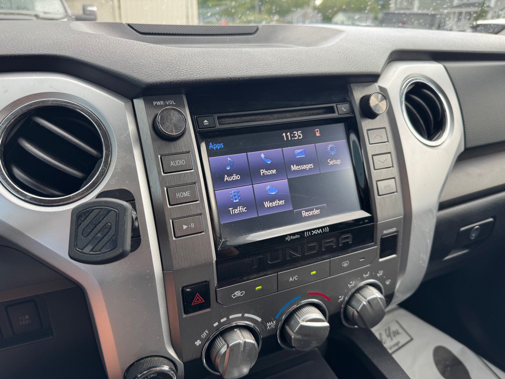 2015 Toyota Tundra Image 24