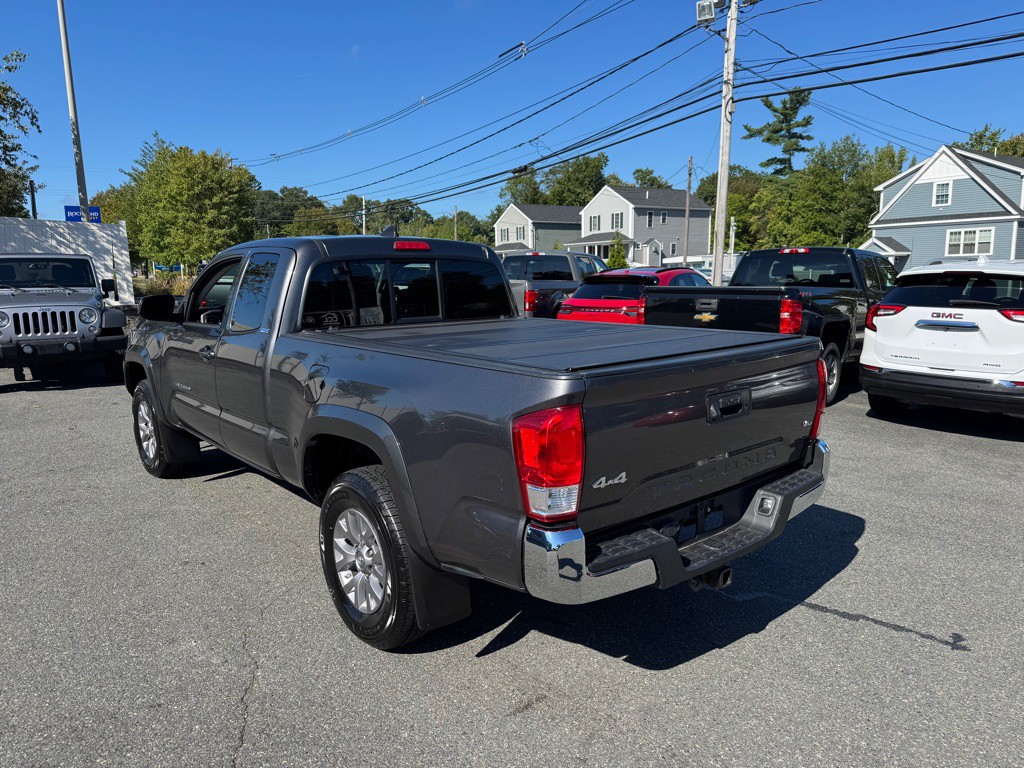 2017 Toyota Tacoma Image 6