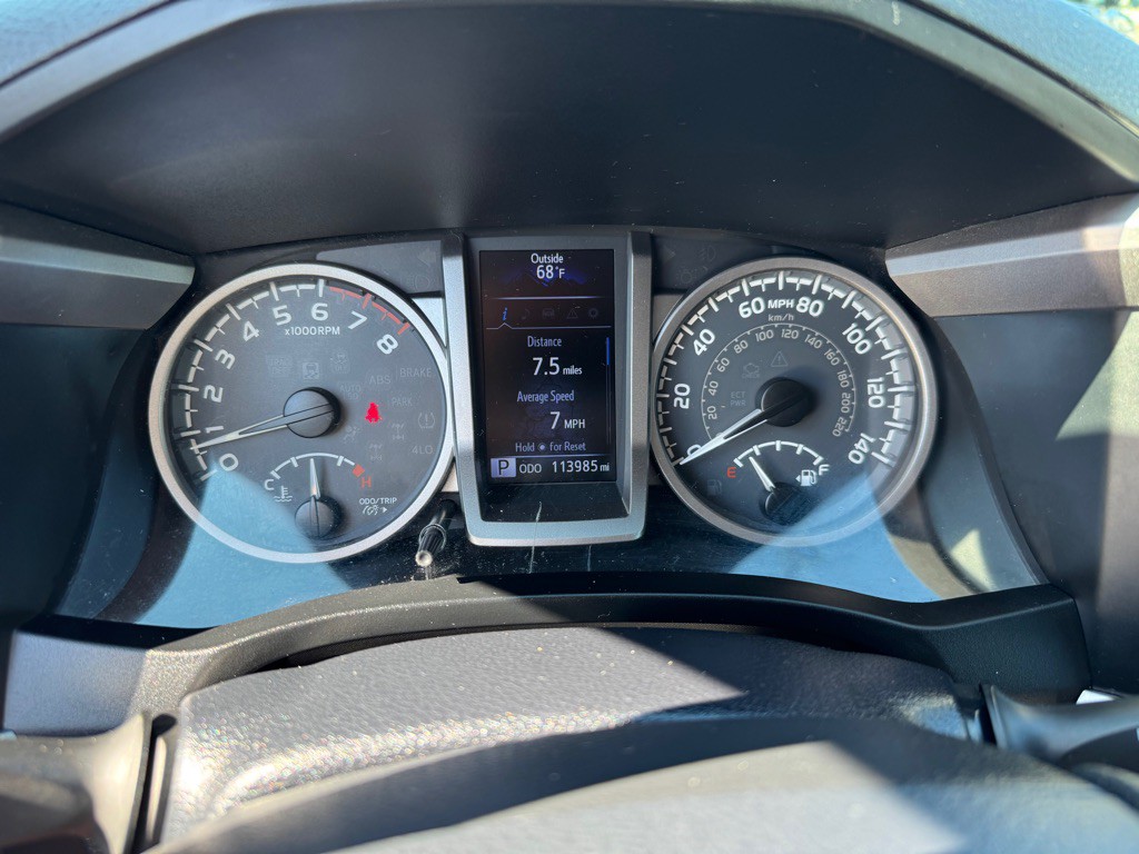 2017 Toyota Tacoma Image 17
