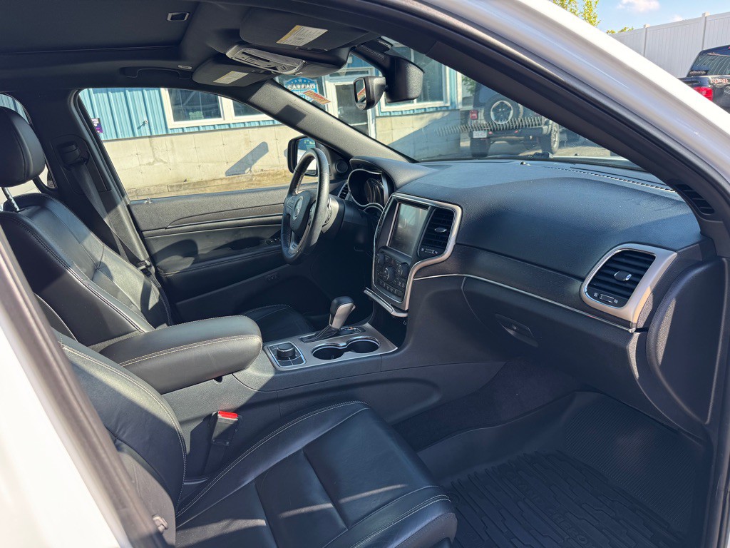 2017 Jeep Grand Cherokee Image 9