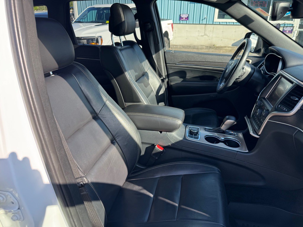 2017 Jeep Grand Cherokee Image 11