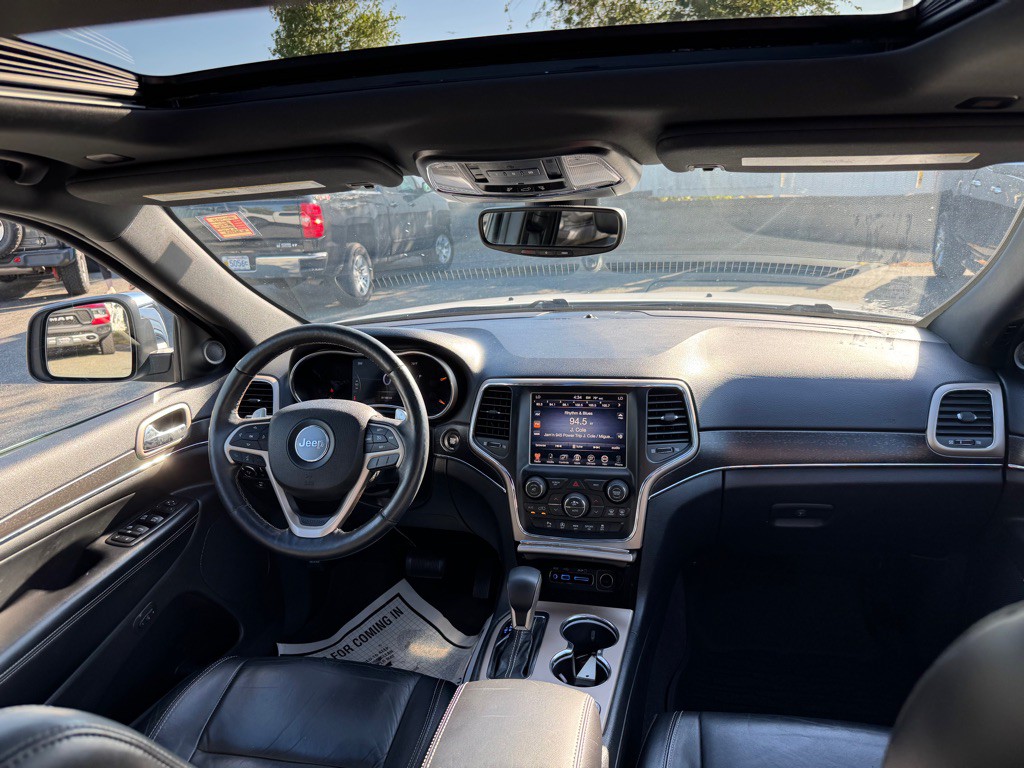 2017 Jeep Grand Cherokee Image 16