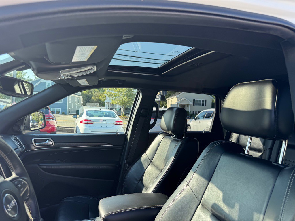 2017 Jeep Grand Cherokee Image 22