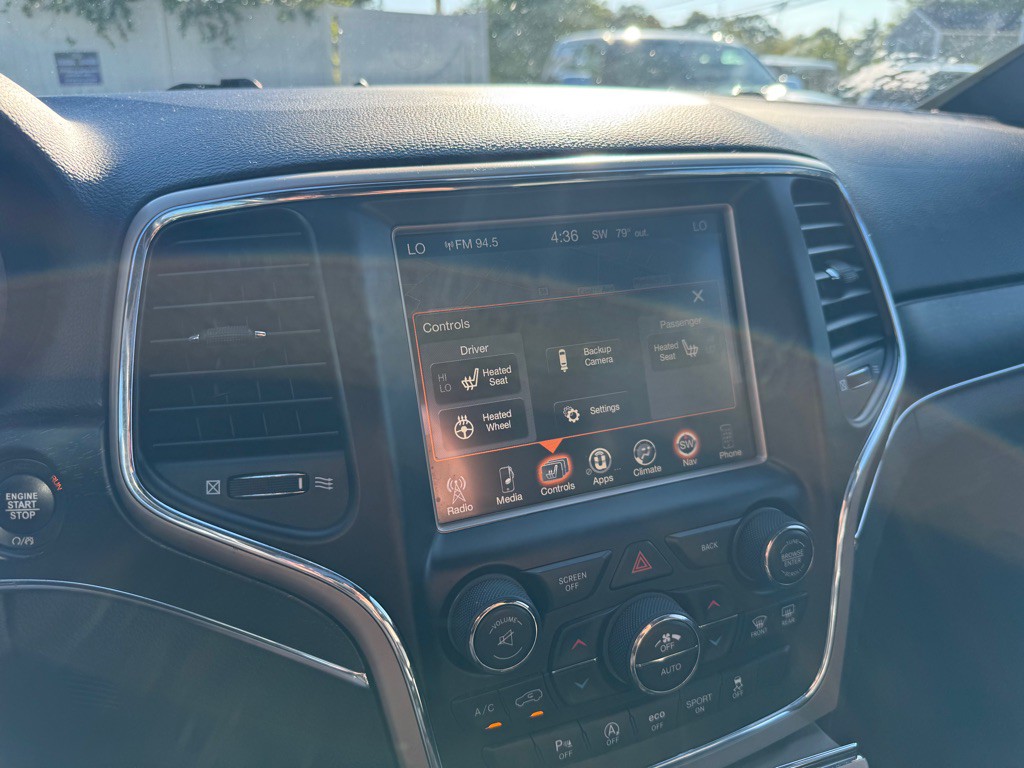 2017 Jeep Grand Cherokee Image 28
