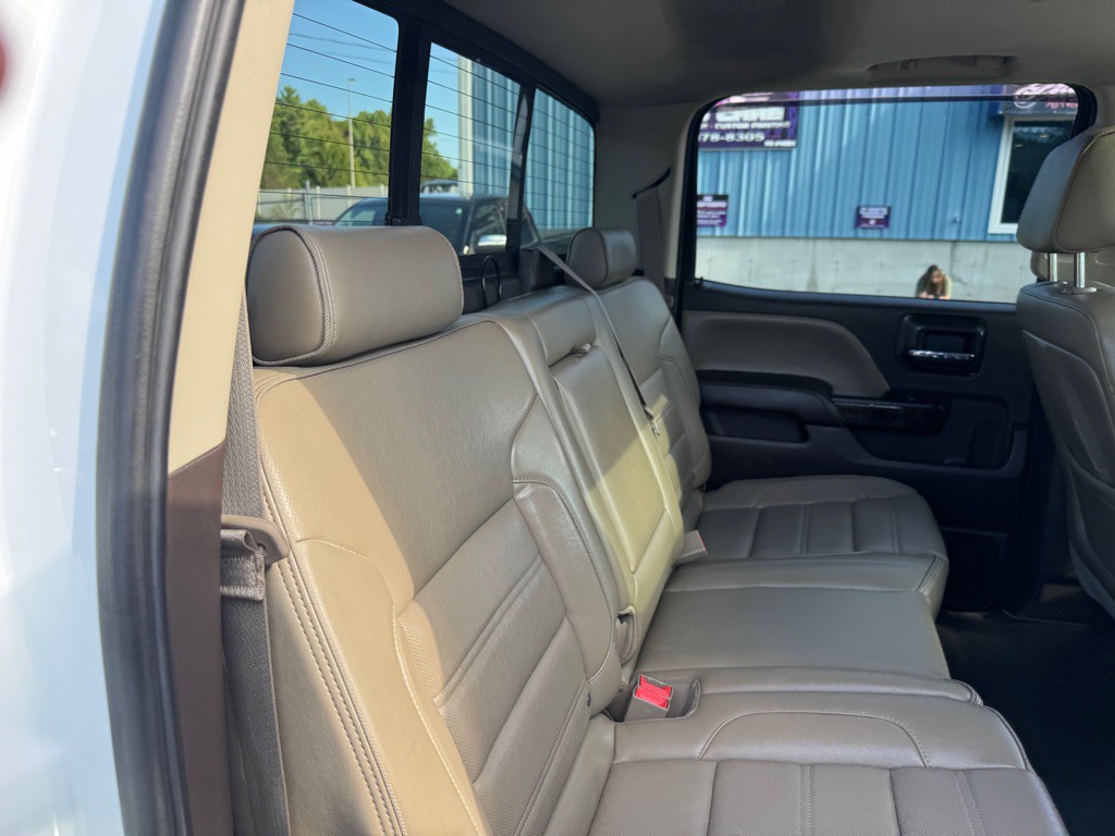 2015 GMC Sierra Image 16