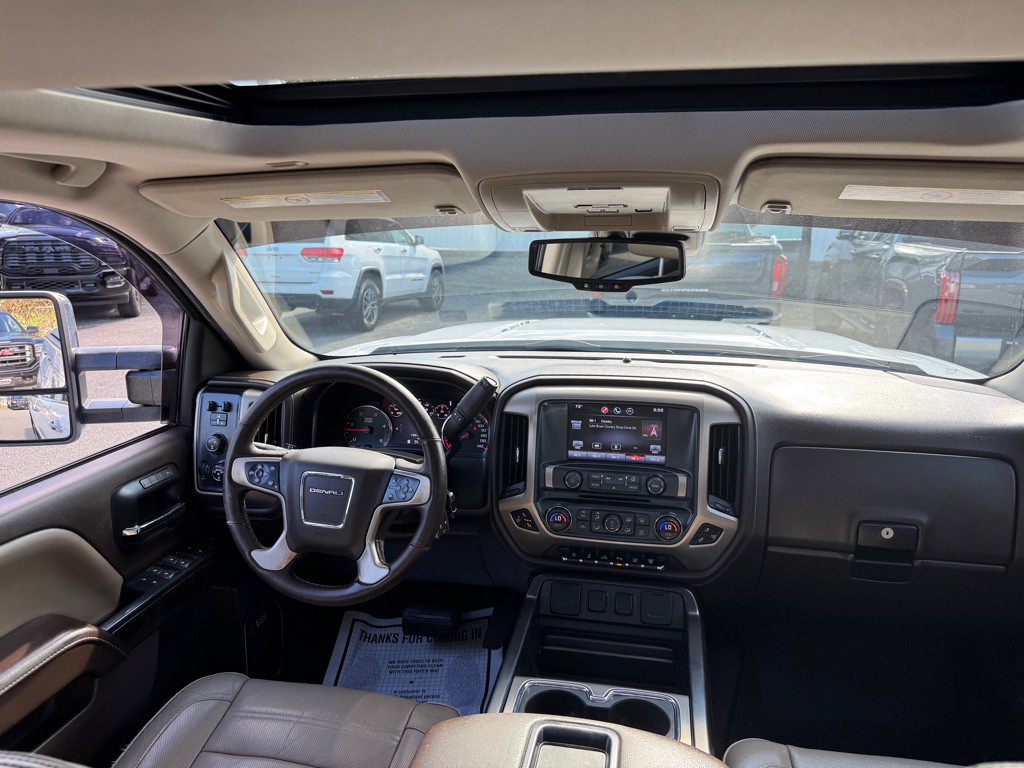 2015 GMC Sierra Image 17