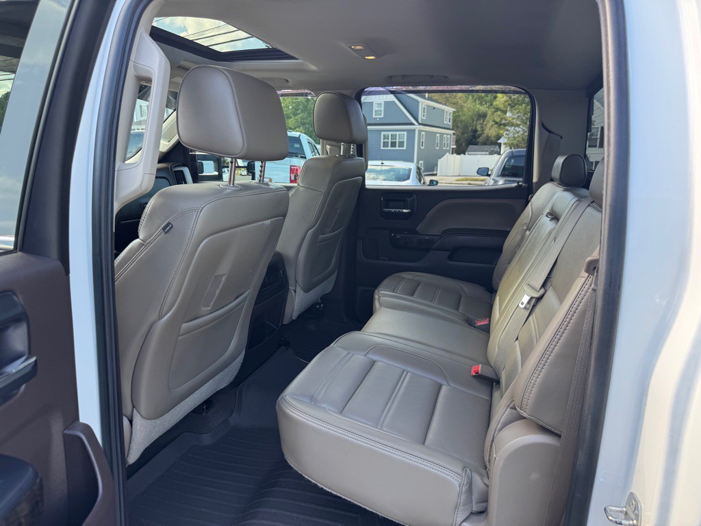 2015 GMC Sierra Image 18