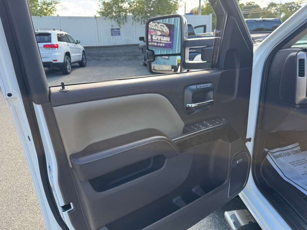2015 GMC Sierra Image 22