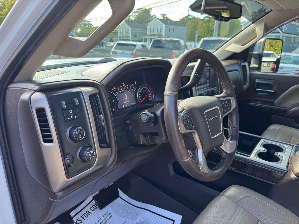2015 GMC Sierra Image 24