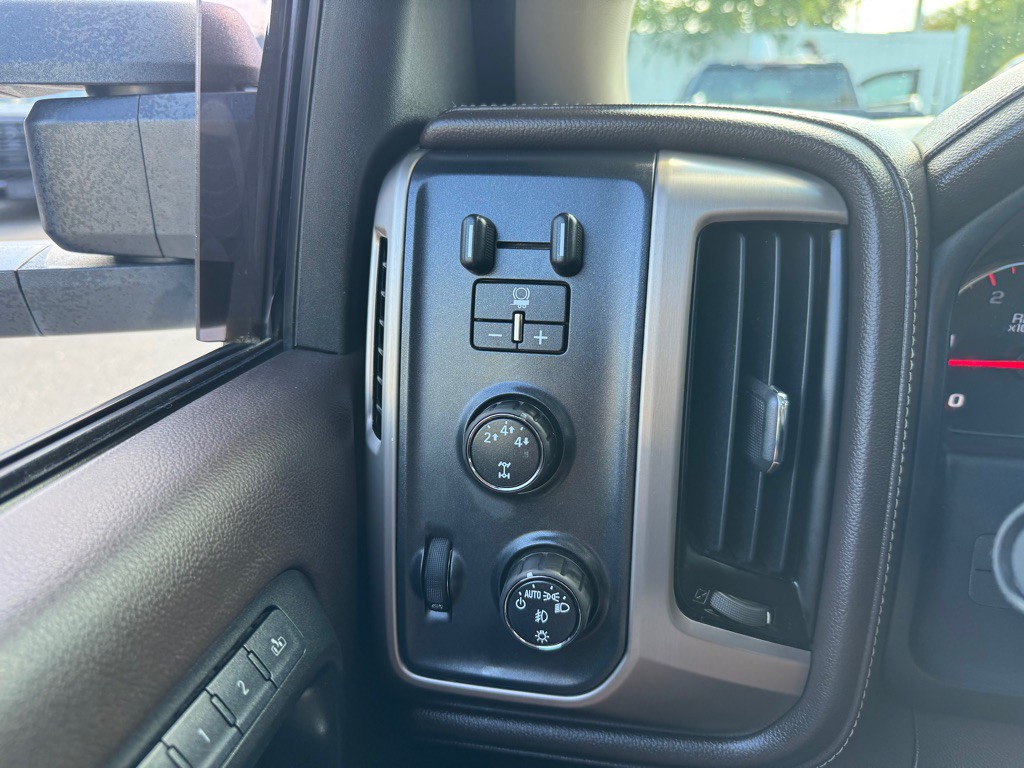 2015 GMC Sierra Image 25