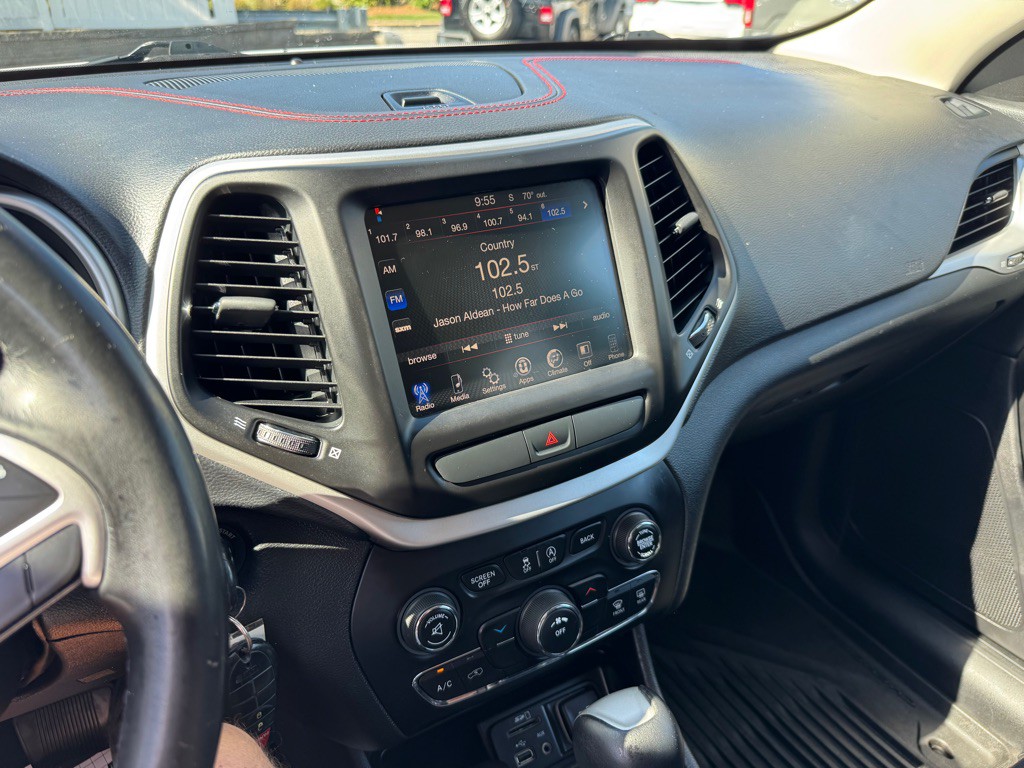 2015 Jeep Cherokee Image 22