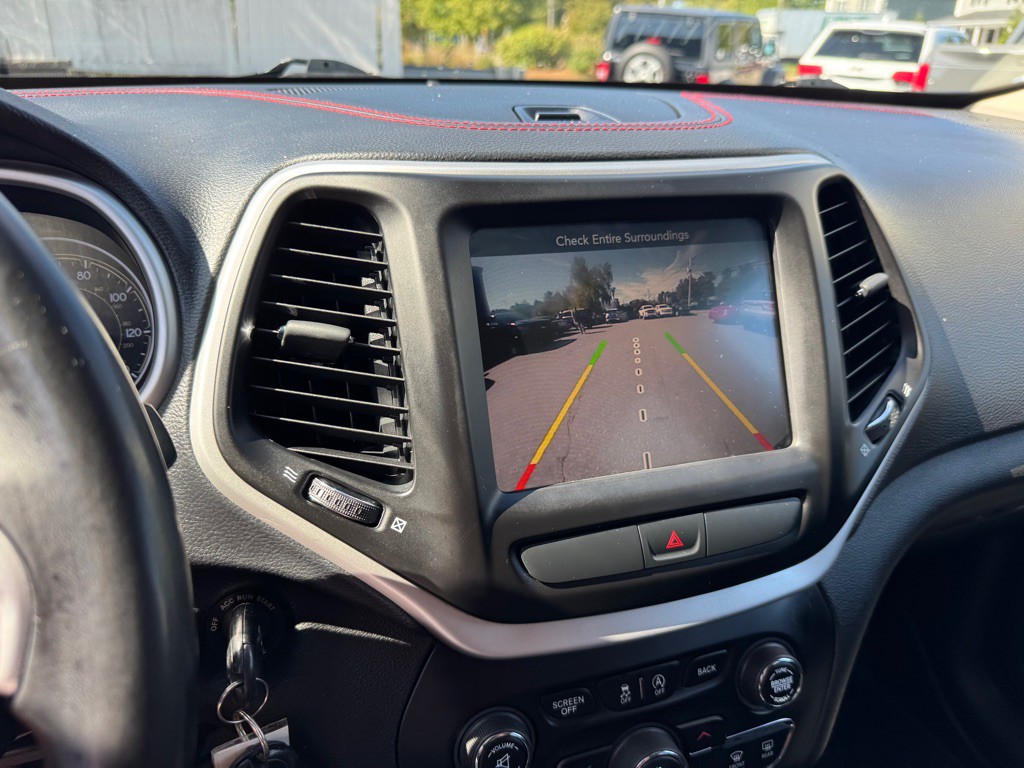 2015 Jeep Cherokee Image 26