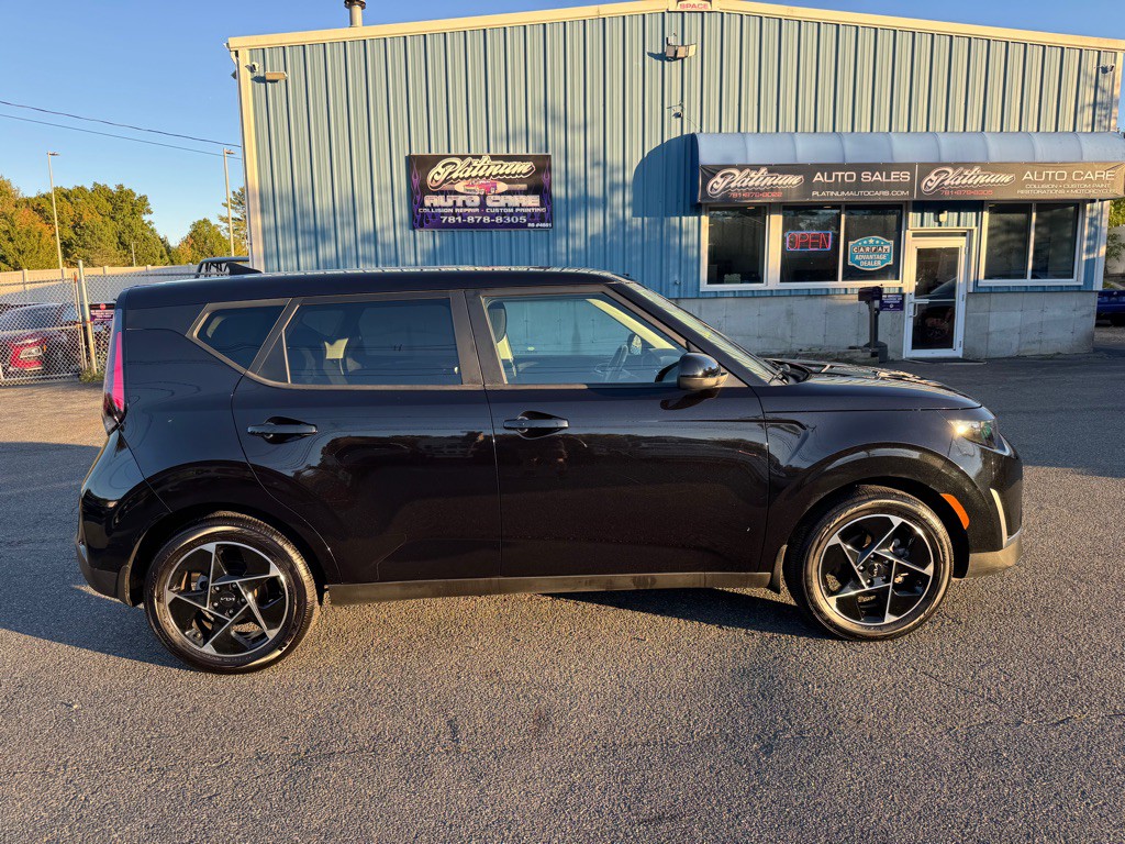 2023 Kia Soul Image 1