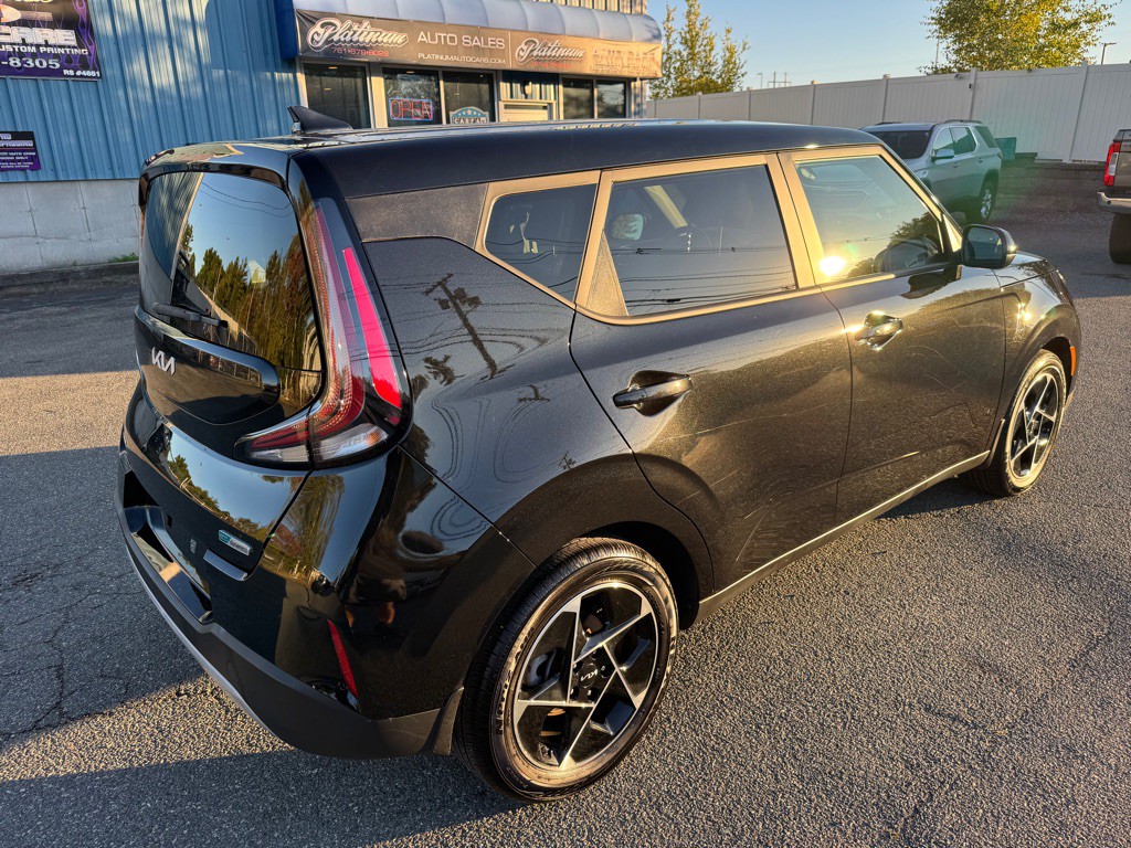 2023 Kia Soul Image 8