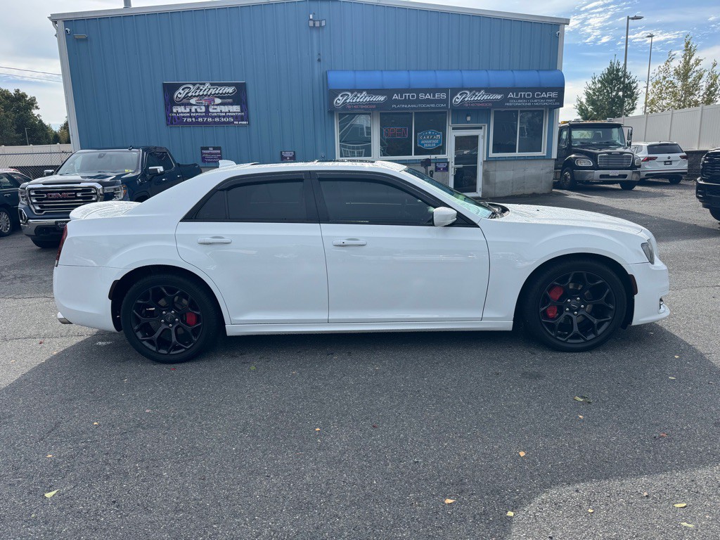2020 Chrysler 300 Image 1