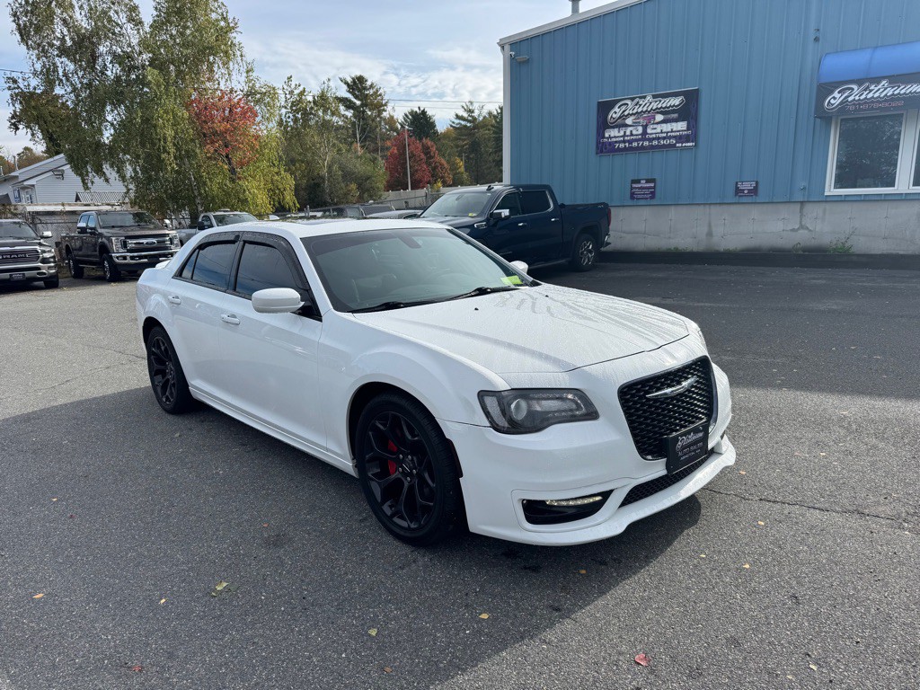 2020 Chrysler 300 Image 2