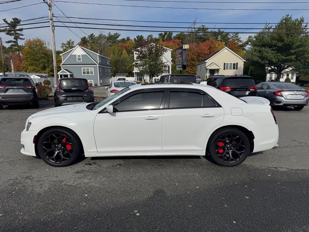 2020 Chrysler 300 Image 3