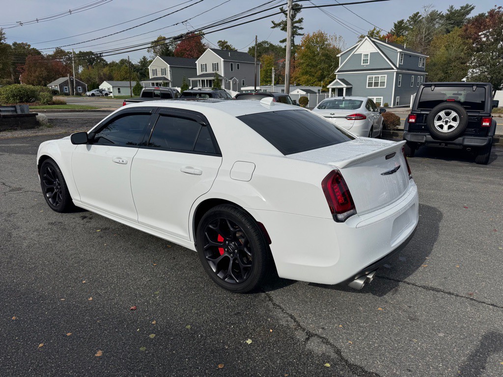 2020 Chrysler 300 Image 6