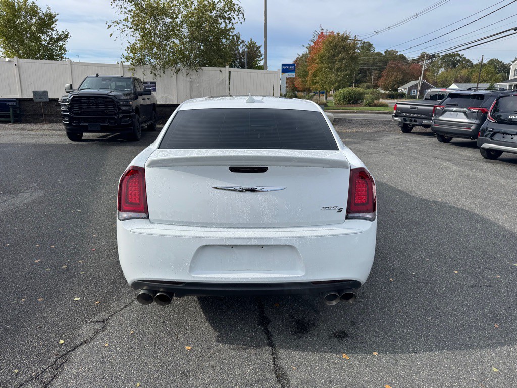 2020 Chrysler 300 Image 7