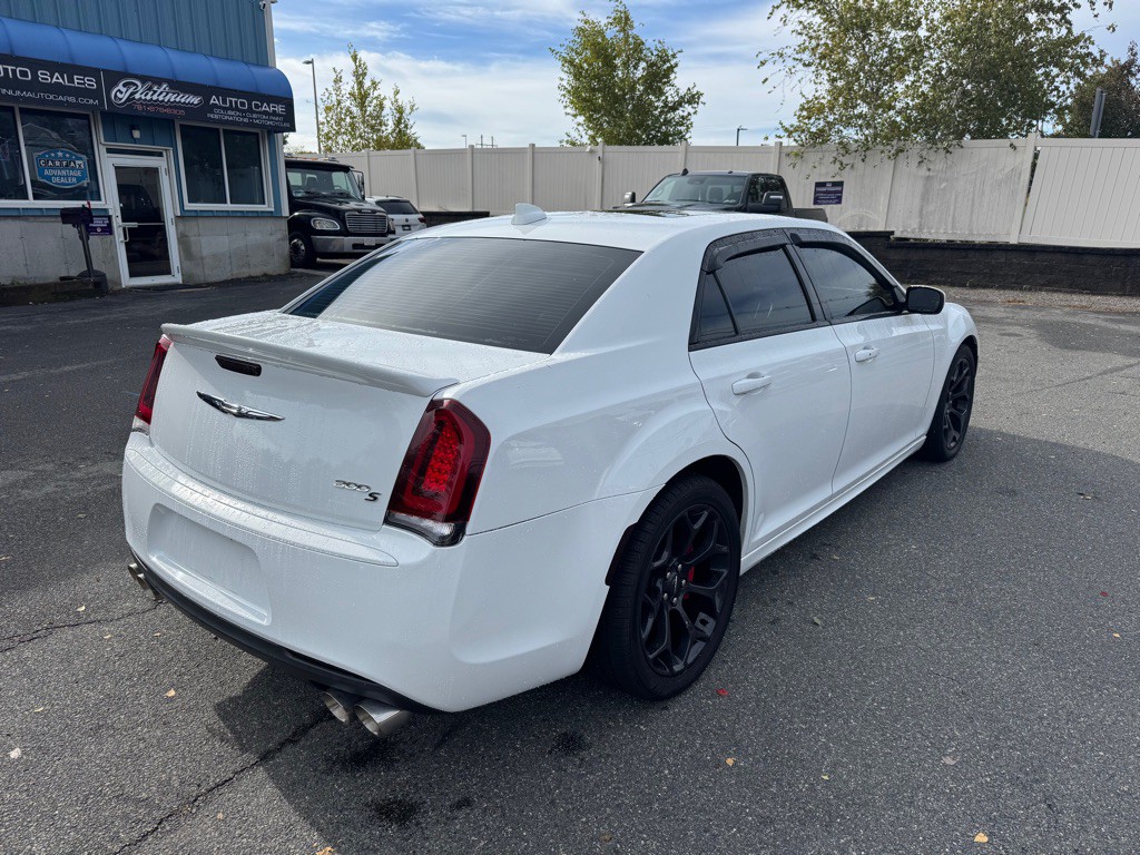 2020 Chrysler 300 Image 8