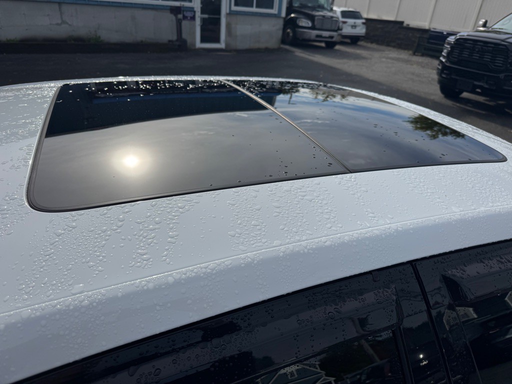 2020 Chrysler 300 Image 9