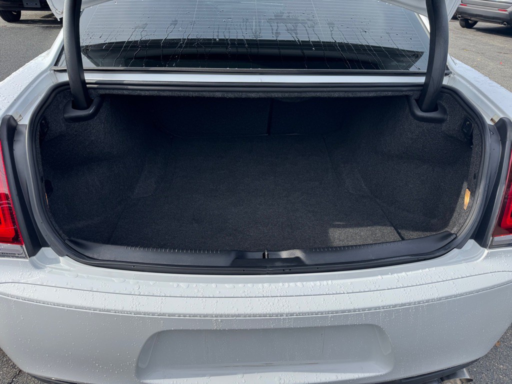 2020 Chrysler 300 Image 17