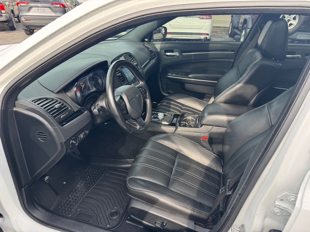 2020 Chrysler 300 Image 18