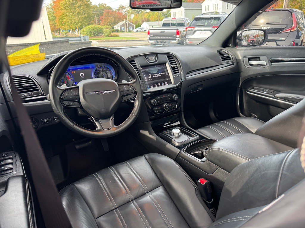 2020 Chrysler 300 Image 19