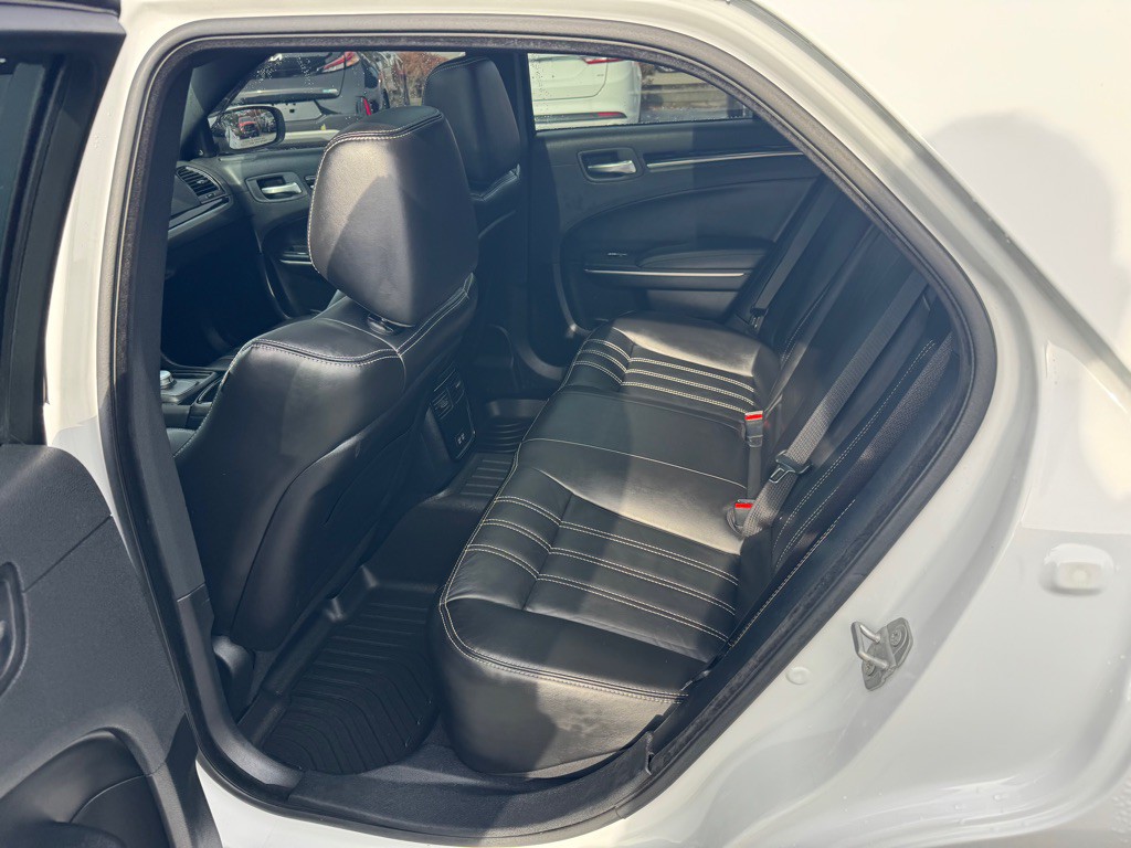 2020 Chrysler 300 Image 20