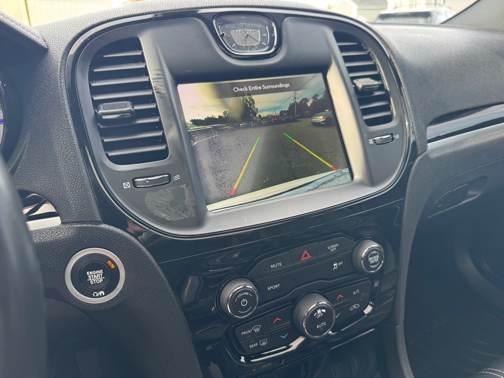 2020 Chrysler 300 Image 26