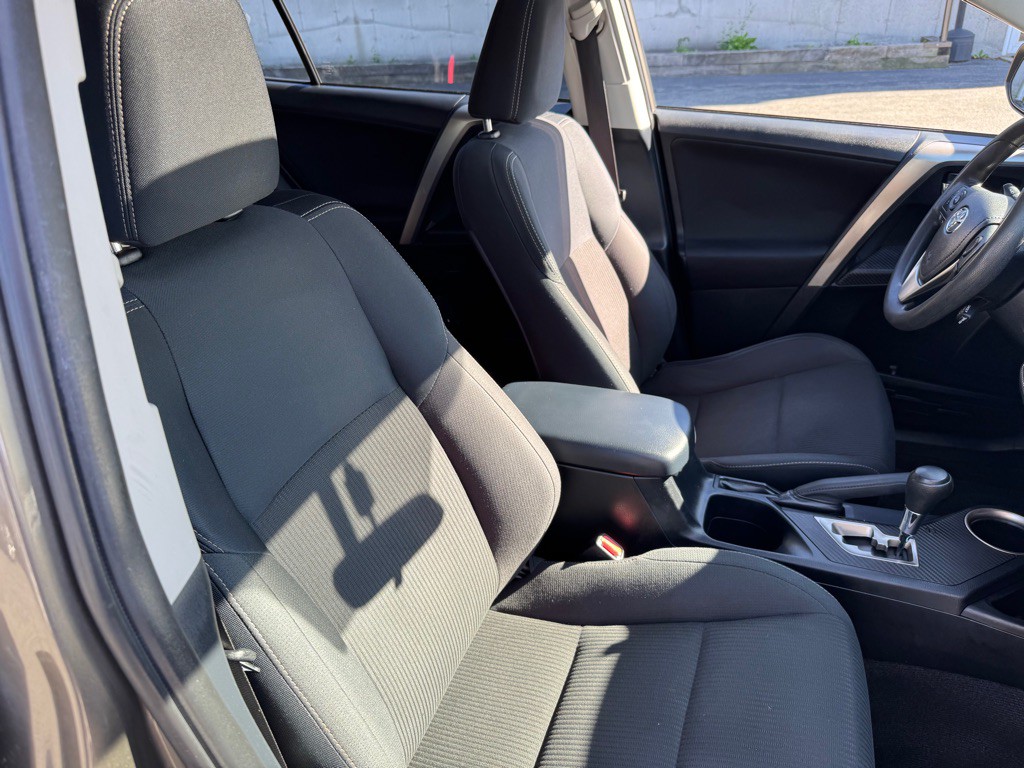 2015 Toyota Rav4 Image 9