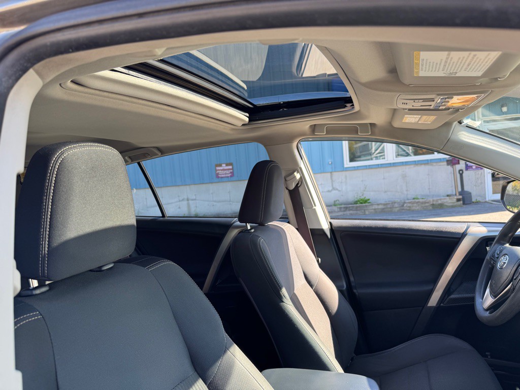 2015 Toyota Rav4 Image 10