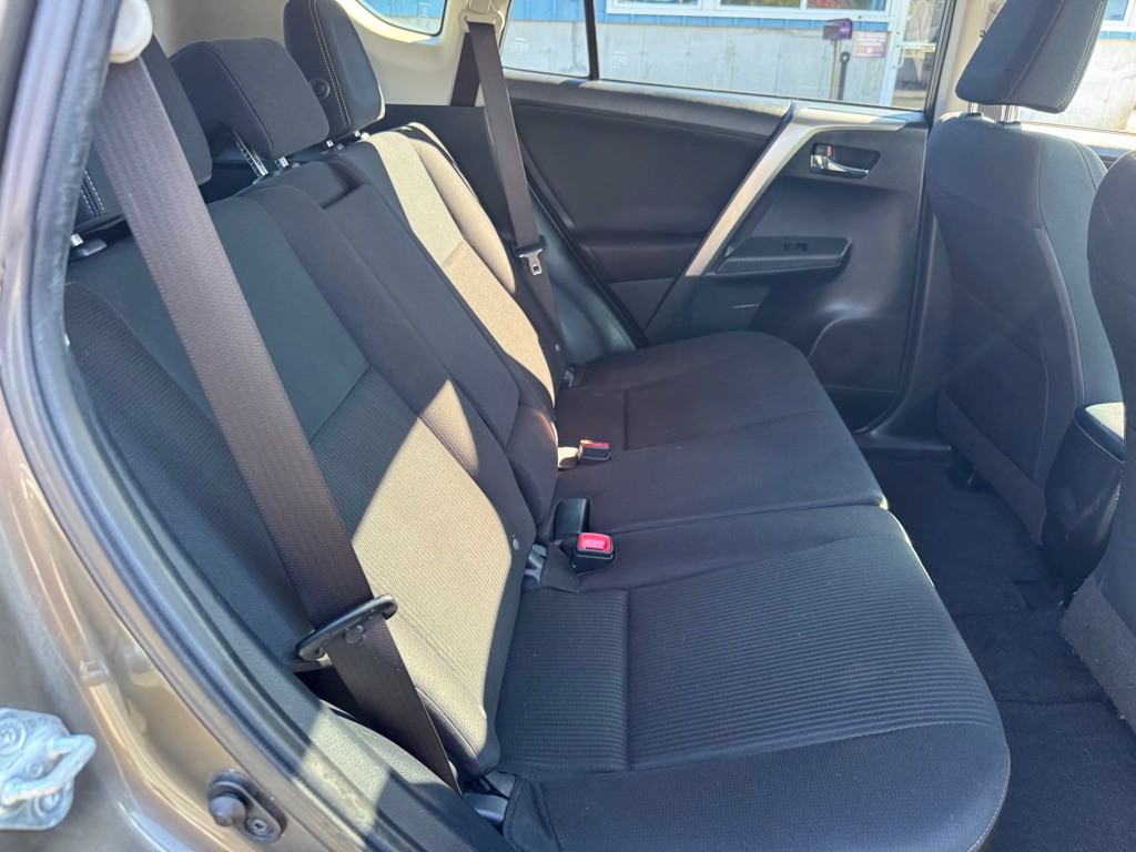 2015 Toyota Rav4 Image 11