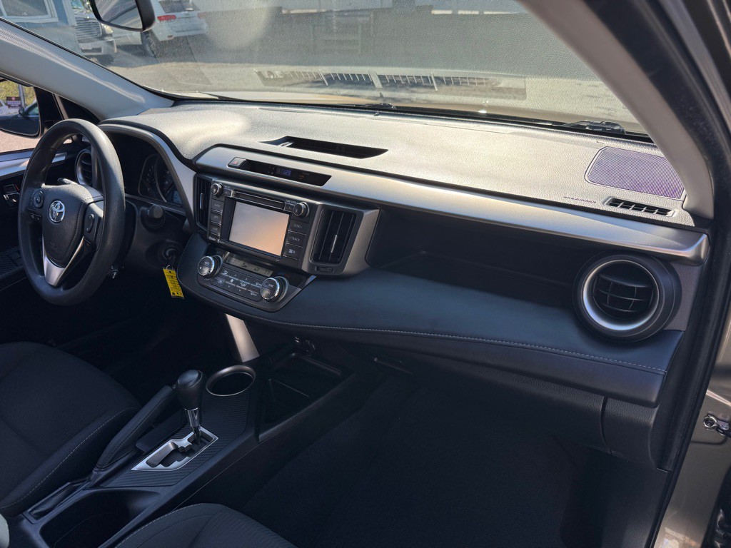 2015 Toyota Rav4 Image 13